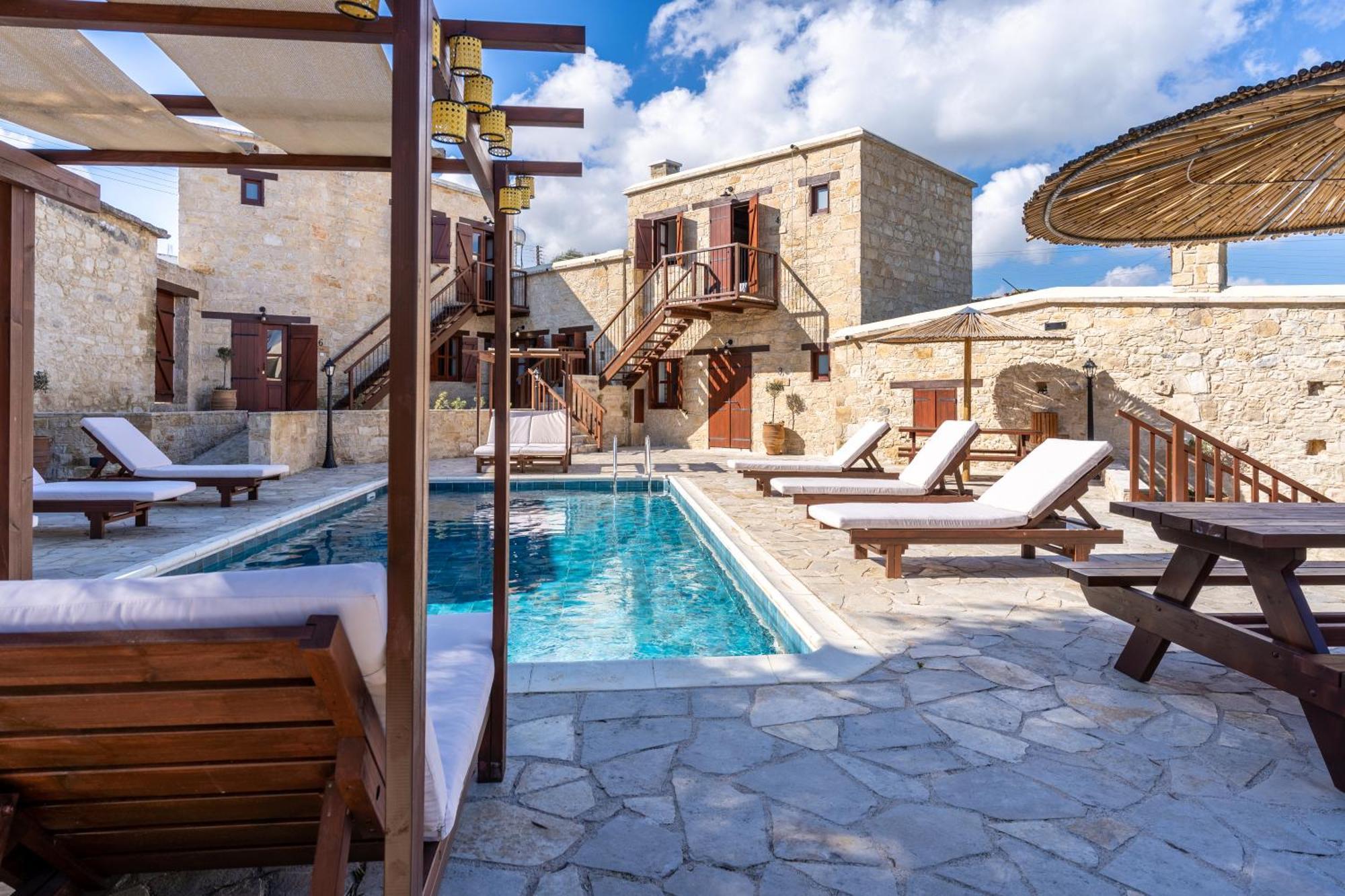 Stone Court Boutique Studios Miliou Dış mekan fotoğraf