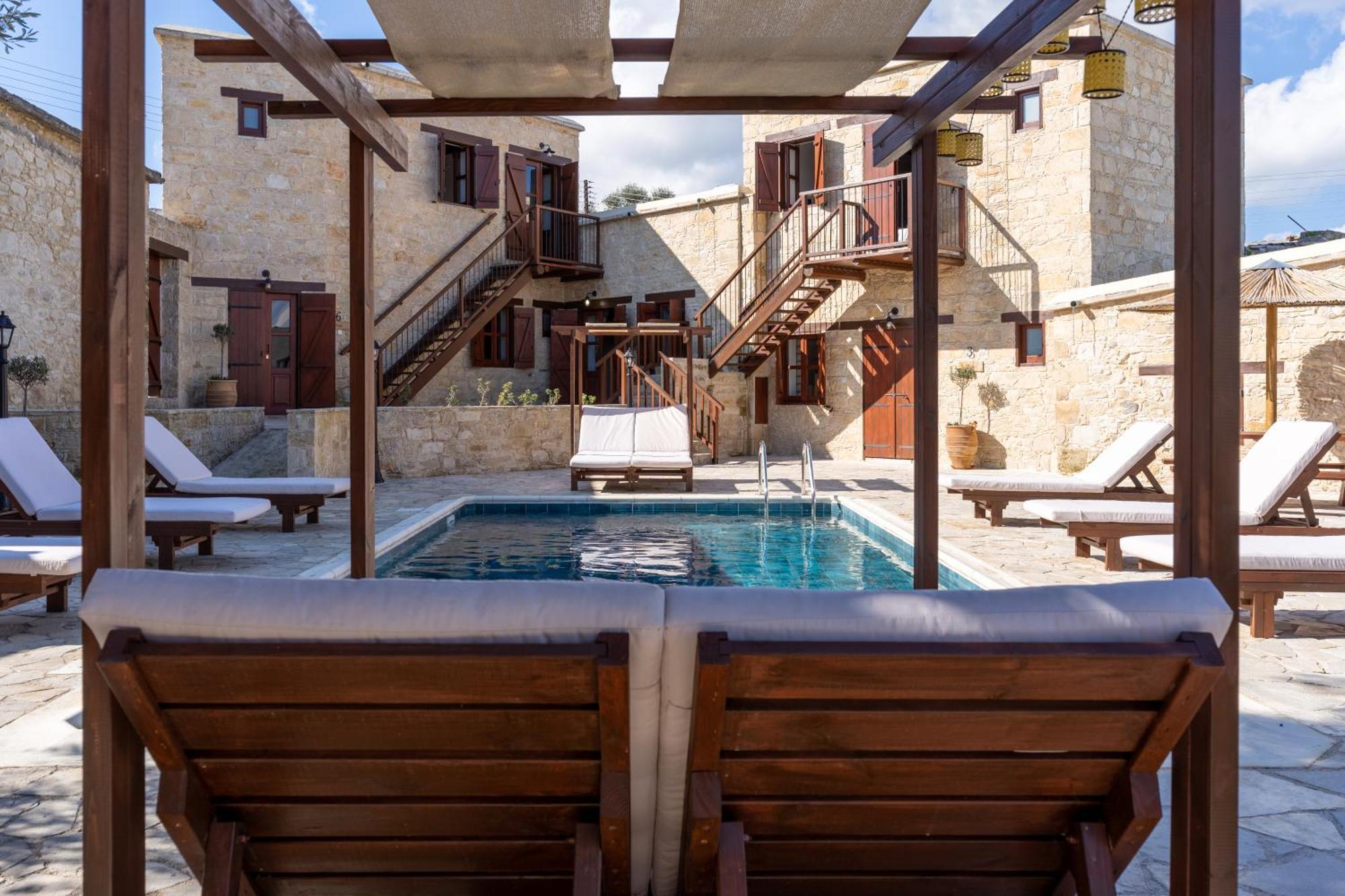 Stone Court Boutique Studios Miliou Dış mekan fotoğraf