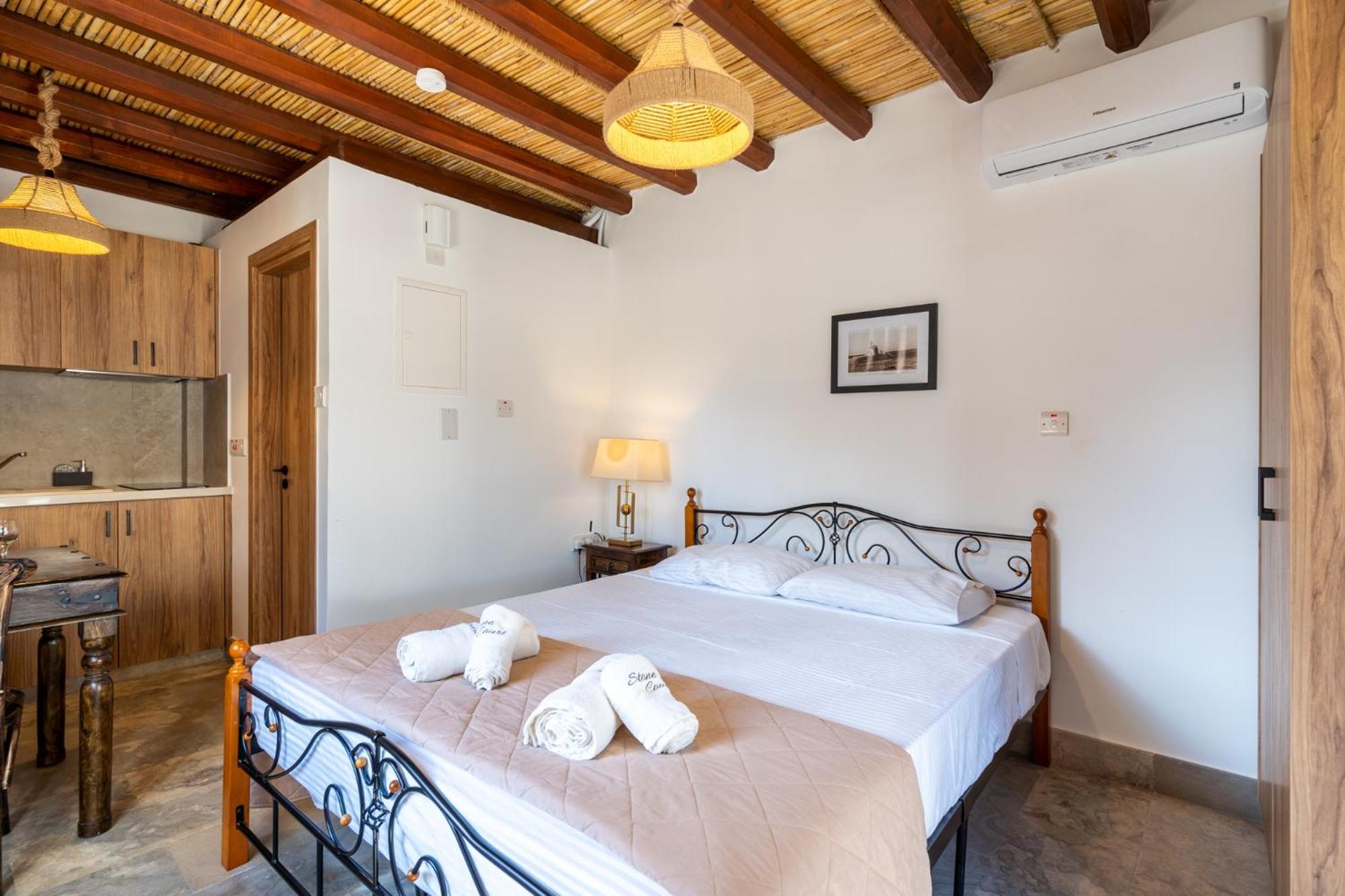 Stone Court Boutique Studios Miliou Dış mekan fotoğraf