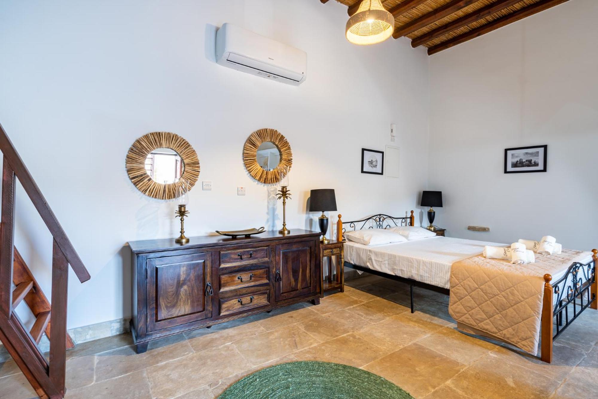 Stone Court Boutique Studios Miliou Dış mekan fotoğraf