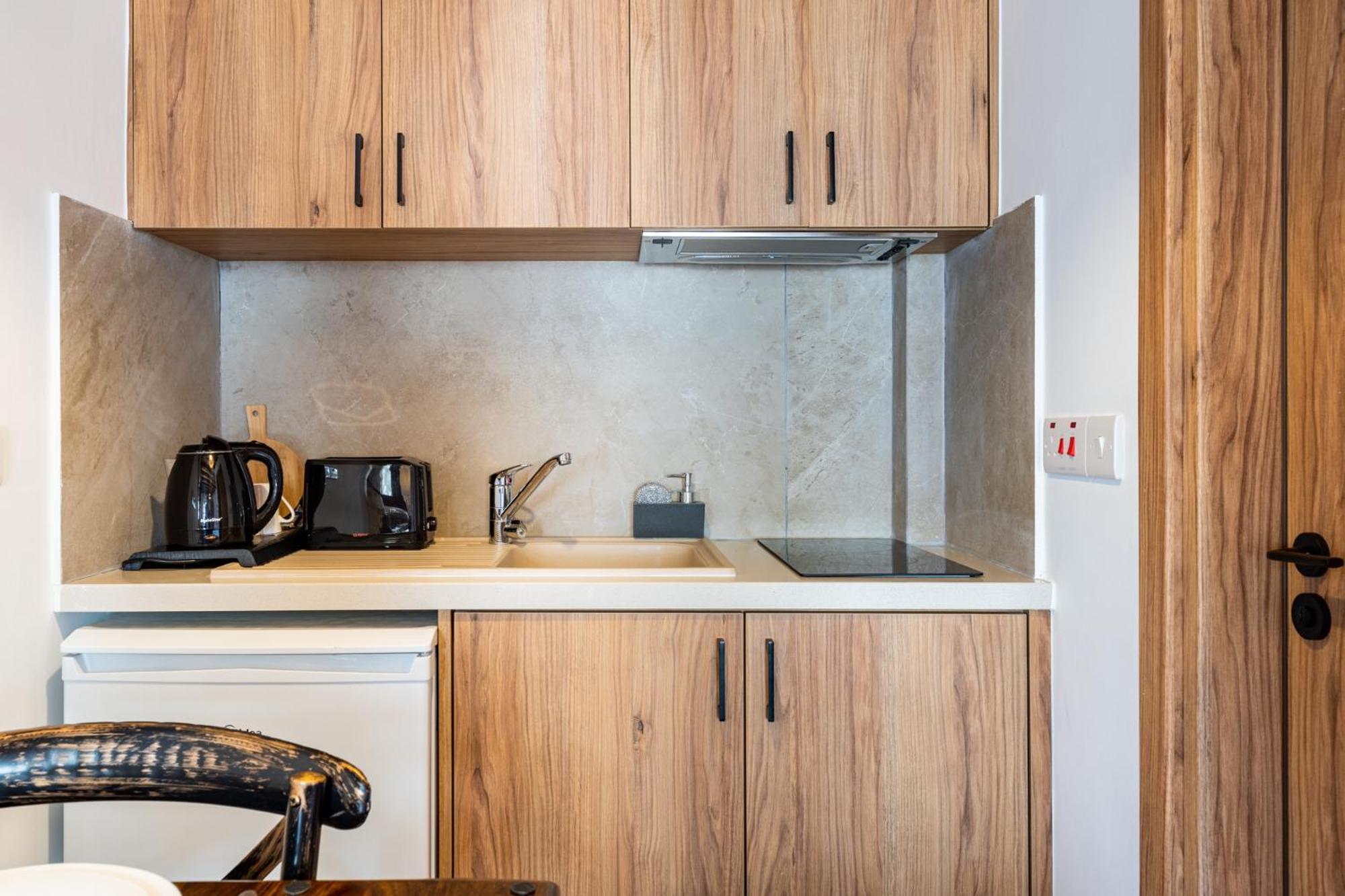 Stone Court Boutique Studios Miliou Dış mekan fotoğraf