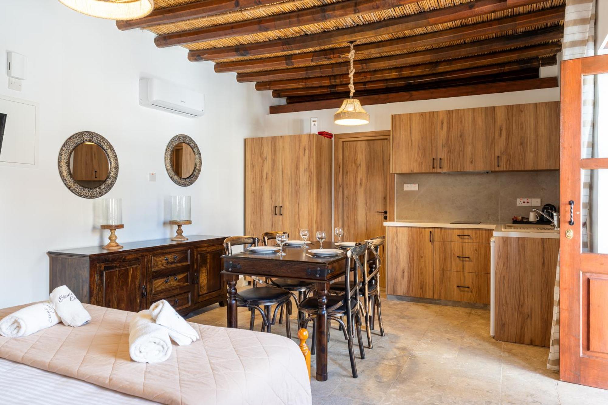 Stone Court Boutique Studios Miliou Dış mekan fotoğraf