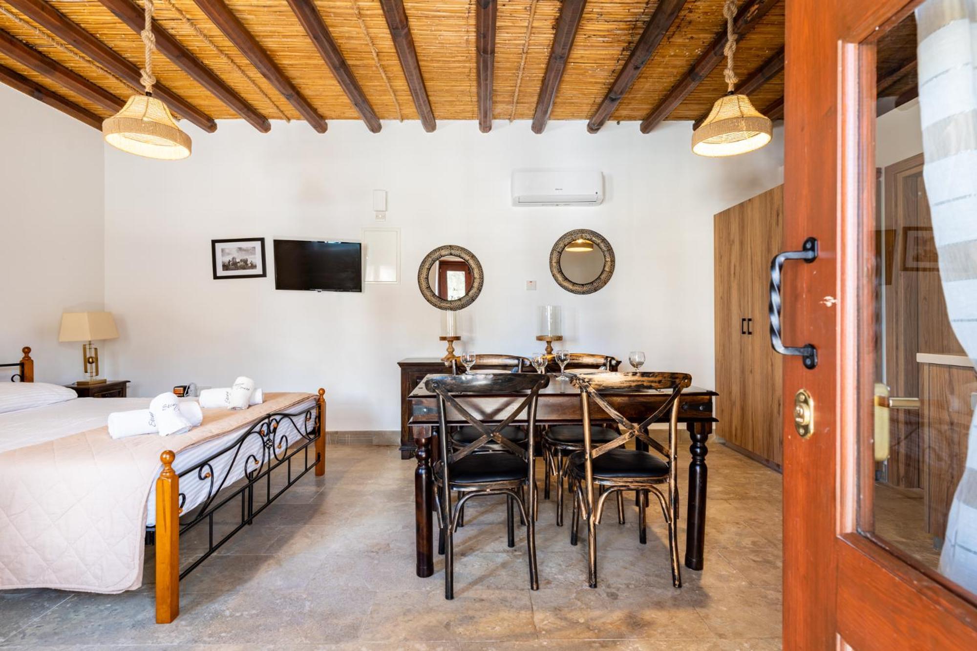 Stone Court Boutique Studios Miliou Dış mekan fotoğraf